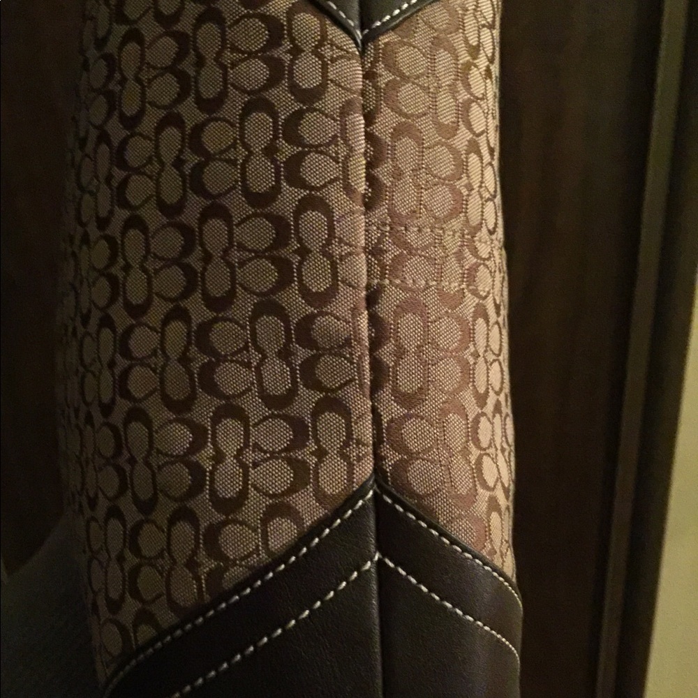 Coach Signature Collection - Picture 8 of 8